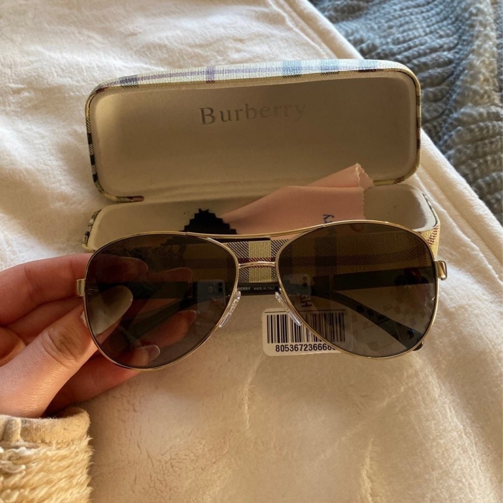 NWT Burberry Aviator Sunglasses